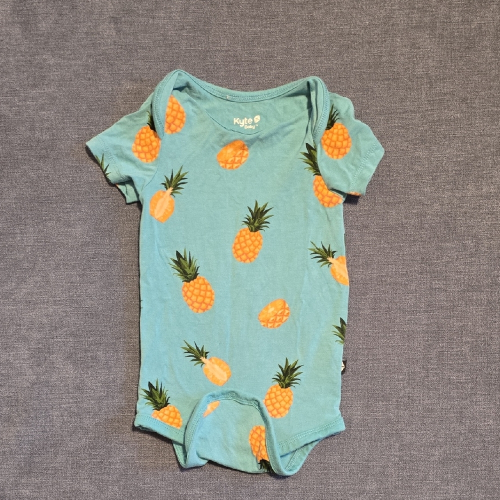 Kyte Baby - Pineapple Onesie - 3-6mo